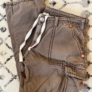 Men’s True Religion light brown cargo pants size 42 x 44